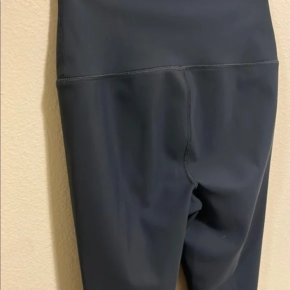 Alo High Waist Dark Grey Warrior Leggings Size Small - Picture 10 of 11